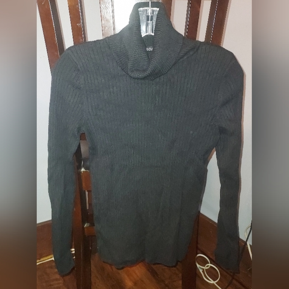 Women's George Ribbed Turtleneck Sweater, like new mint condition. Size Large